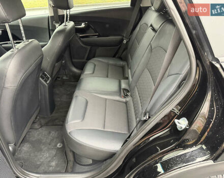 Черный Киа Niro, объемом двигателя 1.6 л и пробегом 98 тыс. км за 18999 $, фото 68 на Automoto.ua