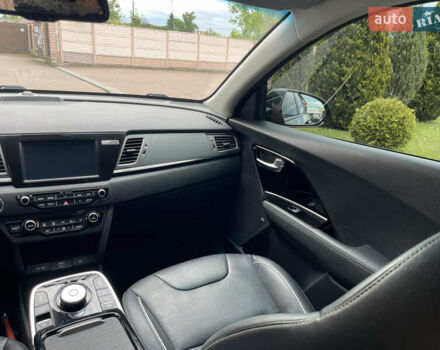 Черный Киа Niro, объемом двигателя 0 л и пробегом 155 тыс. км за 16500 $, фото 63 на Automoto.ua
