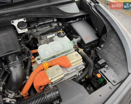 Черный Киа Niro, объемом двигателя 1.6 л и пробегом 98 тыс. км за 18999 $, фото 85 на Automoto.ua