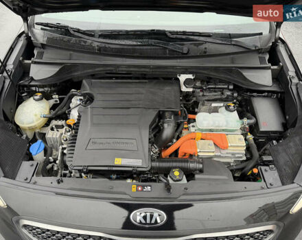 Черный Киа Niro, объемом двигателя 1.6 л и пробегом 98 тыс. км за 18999 $, фото 86 на Automoto.ua