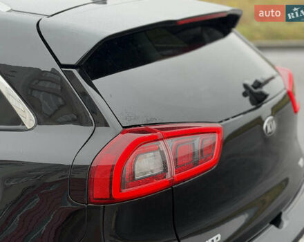 Черный Киа Niro, объемом двигателя 1.6 л и пробегом 98 тыс. км за 18999 $, фото 21 на Automoto.ua