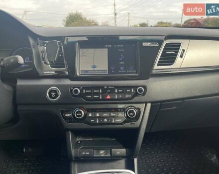 Киа Niro 2018 в Черткове на Automoto.ua Черный Киа Niro, объемом двигателя 0 л и пробегом 209 тыс. км за 17200 $, фото 23 на Automoto.ua