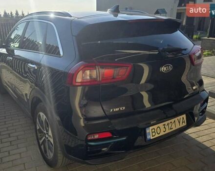 Чорний Кіа Niro, об'ємом двигуна 0 л та пробігом 138 тис. км за 17900 $, фото 7 на Automoto.ua