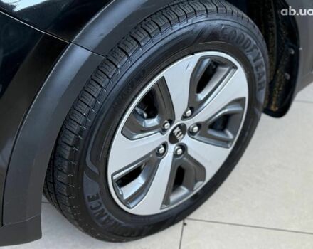 Черный Киа Niro, объемом двигателя 1.6 л и пробегом 65 тыс. км за 18190 $, фото 3 на Automoto.ua