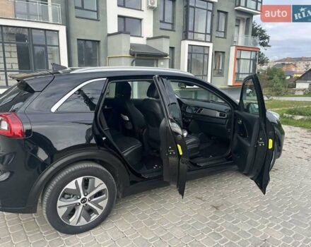Киа Niro 2018 в Черткове на Automoto.ua Черный Киа Niro, объемом двигателя 0 л и пробегом 209 тыс. км за 17200 $, фото 27 на Automoto.ua