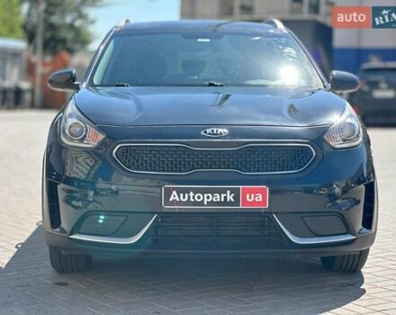 Чорний Кіа Niro, об'ємом двигуна 1.6 л та пробігом 65 тис. км за 17440 $, фото 1 на Automoto.ua