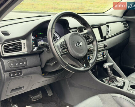 Черный Киа Niro, объемом двигателя 1.6 л и пробегом 98 тыс. км за 18999 $, фото 48 на Automoto.ua