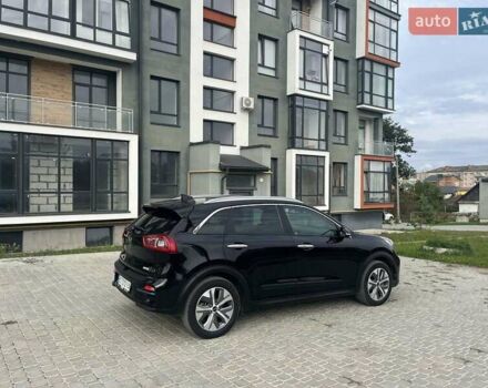 Киа Niro 2018 в Черткове на Automoto.ua Черный Киа Niro, объемом двигателя 0 л и пробегом 209 тыс. км за 17200 $, фото 28 на Automoto.ua