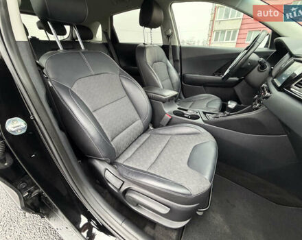 Черный Киа Niro, объемом двигателя 1.6 л и пробегом 98 тыс. км за 18999 $, фото 81 на Automoto.ua