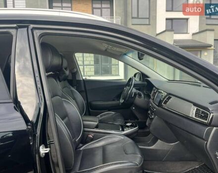 Киа Niro 2018 в Черткове на Automoto.ua Черный Киа Niro, объемом двигателя 0 л и пробегом 209 тыс. км за 17200 $, фото 30 на Automoto.ua