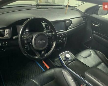 Чорний Кіа Niro, об'ємом двигуна 0 л та пробігом 138 тис. км за 17900 $, фото 9 на Automoto.ua
