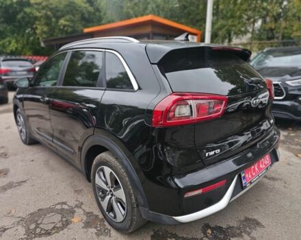Чорний Кіа Niro, об'ємом двигуна 1.6 л та пробігом 135 тис. км за 327 $, фото 3 на Automoto.ua