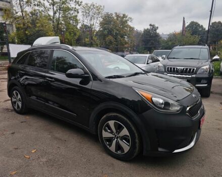 Чорний Кіа Niro, об'ємом двигуна 1.6 л та пробігом 132 тис. км за 327 $, фото 4 на Automoto.ua