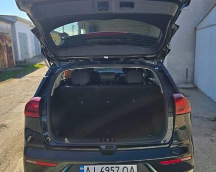 Чорний Кіа Niro, об'ємом двигуна 1.6 л та пробігом 140 тис. км за 19900 $, фото 6 на Automoto.ua