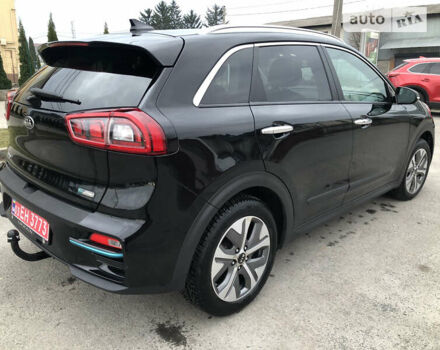 Чорний Кіа Niro, об'ємом двигуна 0 л та пробігом 158 тис. км за 18699 $, фото 12 на Automoto.ua