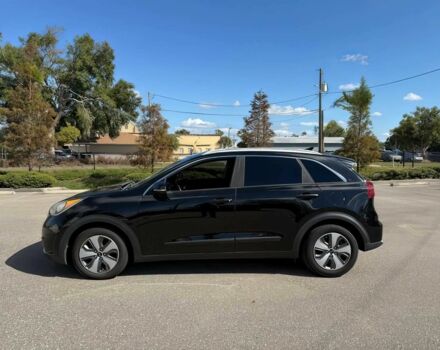 Черный Киа Niro, объемом двигателя 0 л и пробегом 50 тыс. км за 8000 $, фото 3 на Automoto.ua