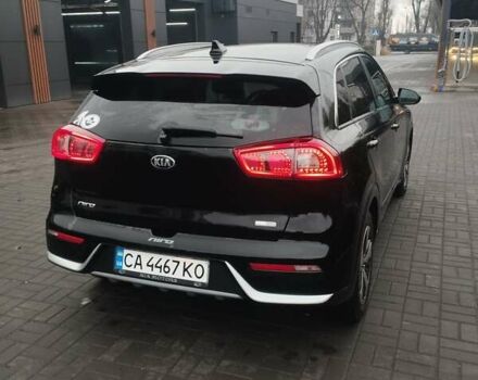 Чорний Кіа Niro, об'ємом двигуна 1.58 л та пробігом 89 тис. км за 14600 $, фото 8 на Automoto.ua
