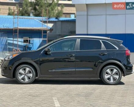 Чорний Кіа Niro, об'ємом двигуна 1.6 л та пробігом 65 тис. км за 17440 $, фото 7 на Automoto.ua