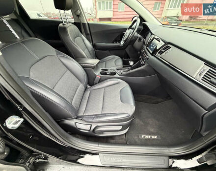 Черный Киа Niro, объемом двигателя 1.6 л и пробегом 98 тыс. км за 18999 $, фото 80 на Automoto.ua