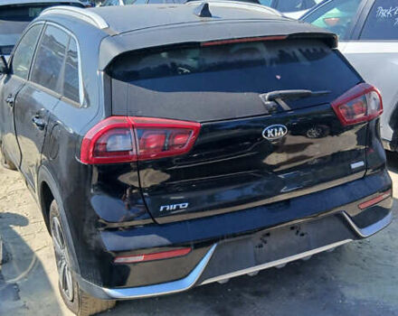 Чорний Кіа Niro, об'ємом двигуна 1.6 л та пробігом 132 тис. км за 10500 $, фото 3 на Automoto.ua