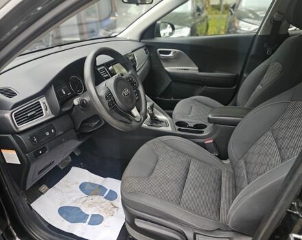 Чорний Кіа Niro, об'ємом двигуна 1.6 л та пробігом 132 тис. км за 327 $, фото 6 на Automoto.ua
