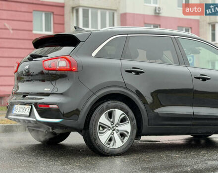 Черный Киа Niro, объемом двигателя 1.6 л и пробегом 98 тыс. км за 18999 $, фото 28 на Automoto.ua