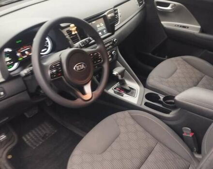 Чорний Кіа Niro, об'ємом двигуна 1.58 л та пробігом 89 тис. км за 14600 $, фото 2 на Automoto.ua