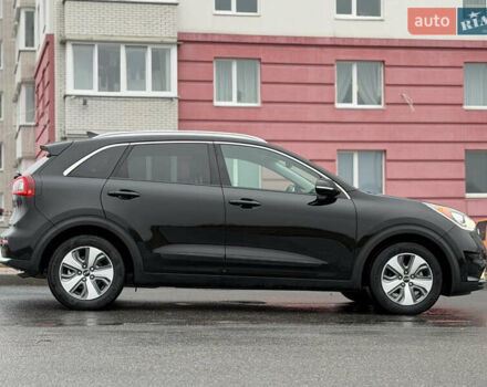 Черный Киа Niro, объемом двигателя 1.6 л и пробегом 98 тыс. км за 18999 $, фото 20 на Automoto.ua