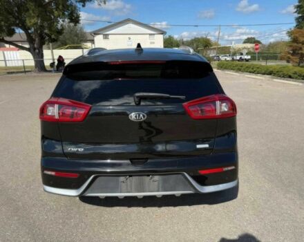 Чорний Кіа Niro, об'ємом двигуна 1.6 л та пробігом 35 тис. км за 16500 $, фото 4 на Automoto.ua