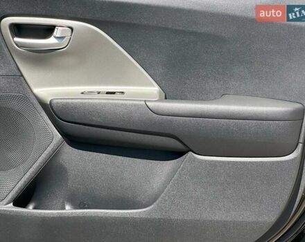 Чорний Кіа Niro, об'ємом двигуна 1.6 л та пробігом 65 тис. км за 17440 $, фото 22 на Automoto.ua
