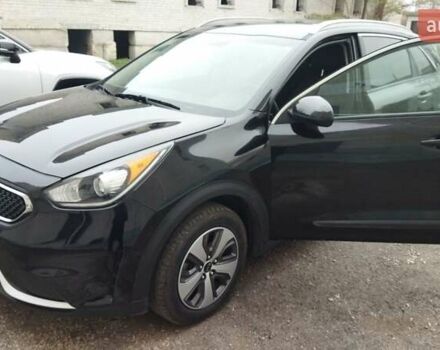 Черный Киа Niro, объемом двигателя 1.6 л и пробегом 57 тыс. км за 13900 $, фото 1 на Automoto.ua