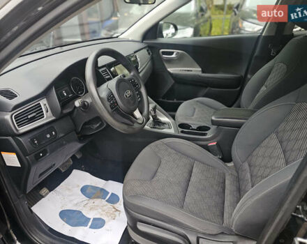 Черный Киа Niro, объемом двигателя 1.6 л и пробегом 132 тыс. км за 13500 $, фото 1 на Automoto.ua