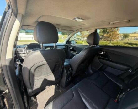 Чорний Кіа Niro, об'ємом двигуна 1.6 л та пробігом 35 тис. км за 16500 $, фото 9 на Automoto.ua