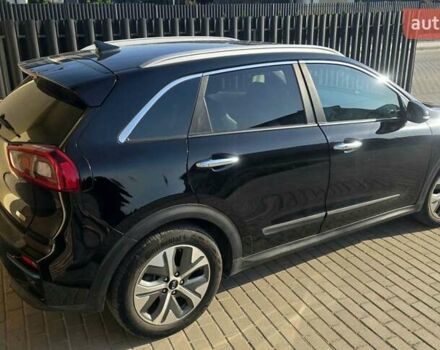 Чорний Кіа Niro, об'ємом двигуна 0 л та пробігом 138 тис. км за 17900 $, фото 5 на Automoto.ua