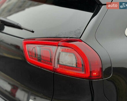 Черный Киа Niro, объемом двигателя 1.6 л и пробегом 98 тыс. км за 18999 $, фото 31 на Automoto.ua