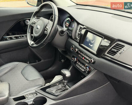 Черный Киа Niro, объемом двигателя 1.6 л и пробегом 98 тыс. км за 18999 $, фото 71 на Automoto.ua