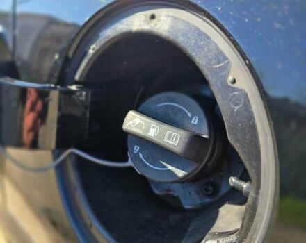 Чорний Кіа Niro, об'ємом двигуна 1.6 л та пробігом 140 тис. км за 19900 $, фото 16 на Automoto.ua