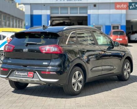 Чорний Кіа Niro, об'ємом двигуна 1.6 л та пробігом 65 тис. км за 17440 $, фото 4 на Automoto.ua
