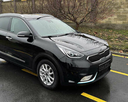 Чорний Кіа Niro, об'ємом двигуна 1.58 л та пробігом 125 тис. км за 13000 $, фото 8 на Automoto.ua