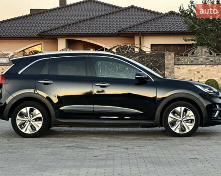 Чорний Кіа Niro, об'ємом двигуна 0 л та пробігом 93 тис. км за 18700 $, фото 15 на Automoto.ua