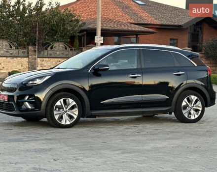 Чорний Кіа Niro, об'ємом двигуна 0 л та пробігом 93 тис. км за 18700 $, фото 6 на Automoto.ua