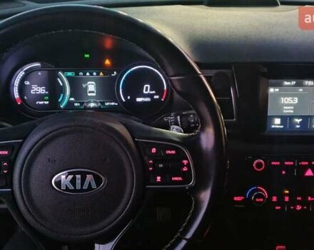 Черный Киа Niro, объемом двигателя 0 л и пробегом 127 тыс. км за 15500 $, фото 9 на Automoto.ua