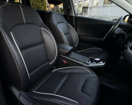 Чорний Кіа Niro, об'ємом двигуна 0 л та пробігом 111 тис. км за 16900 $, фото 11 на Automoto.ua