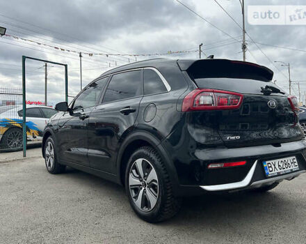 Чорний Кіа Niro, об'ємом двигуна 1.58 л та пробігом 105 тис. км за 17000 $, фото 1 на Automoto.ua