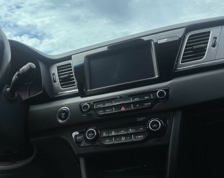 Киа Niro 2019 в Киеве на Automoto.ua Черный Киа Niro, объемом двигателя 0 л и пробегом 128 тыс. км за 17400 $, фото 13 на Automoto.ua