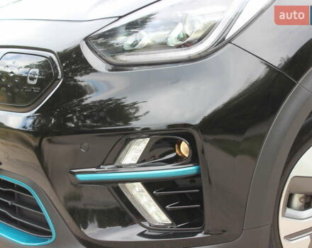 Чорний Кіа Niro, об'ємом двигуна 0 л та пробігом 78 тис. км за 19799 $, фото 5 на Automoto.ua
