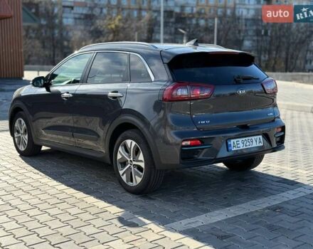 Чорний Кіа Niro, об'ємом двигуна 0 л та пробігом 137 тис. км за 22000 $, фото 4 на Automoto.ua