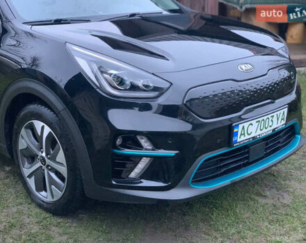 Чорний Кіа Niro, об'ємом двигуна 0 л та пробігом 159 тис. км за 17999 $, фото 3 на Automoto.ua
