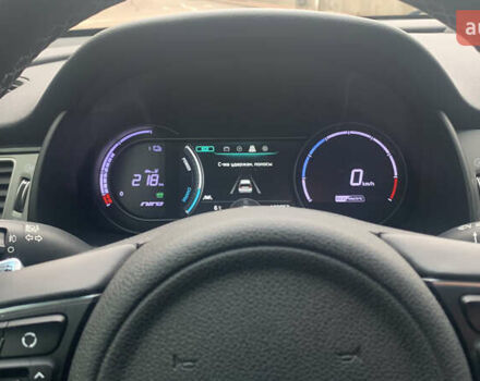 Чорний Кіа Niro, об'ємом двигуна 0 л та пробігом 159 тис. км за 17999 $, фото 6 на Automoto.ua