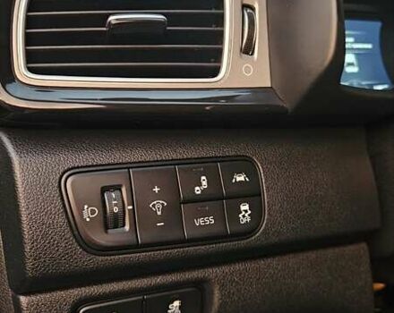 Чорний Кіа Niro, об'ємом двигуна 0 л та пробігом 120 тис. км за 21500 $, фото 5 на Automoto.ua